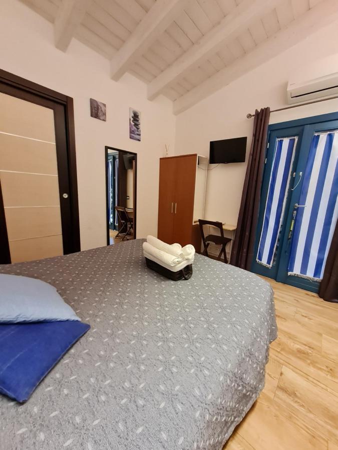 Portopollo Surfhouse Barrabisa 외부 사진