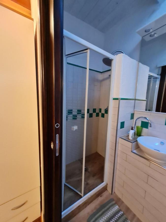 Portopollo Surfhouse Barrabisa 외부 사진