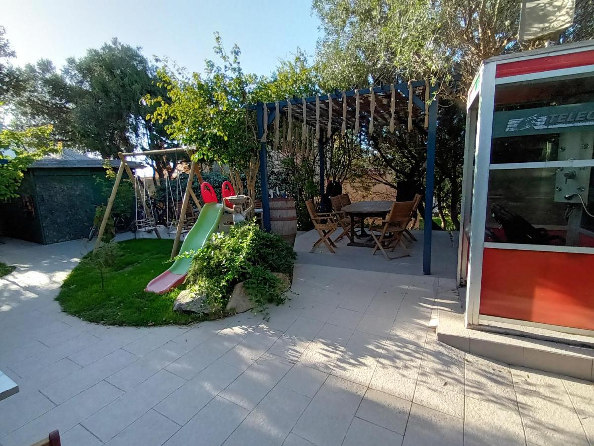 Portopollo Surfhouse Barrabisa 외부 사진
