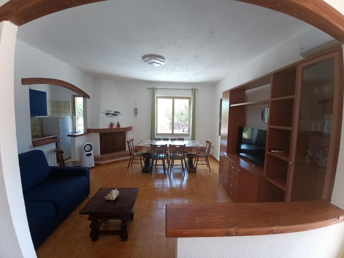 Portopollo Surfhouse Barrabisa 외부 사진