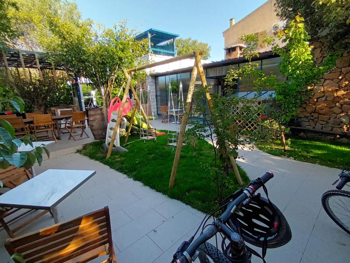 Portopollo Surfhouse Barrabisa 외부 사진